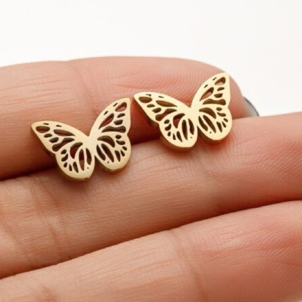 BOGO! Dainty Butterfly earrings in color Gold - Boutique NEW - Picture 1 of 4
